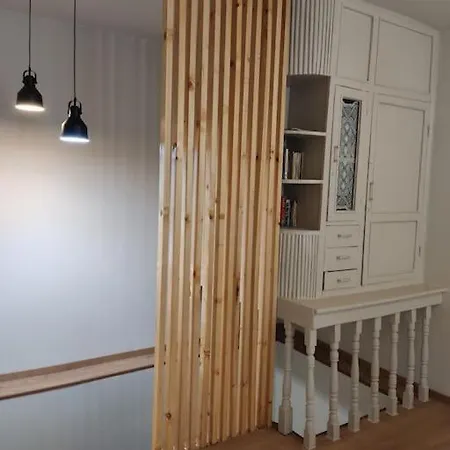 Traditional House L&a Vakantiehuis Korce
