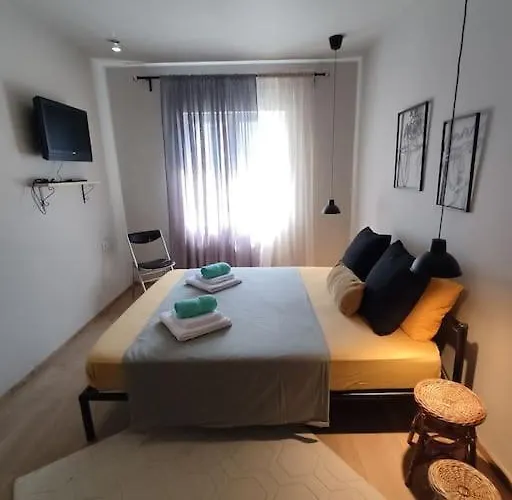 Traditional House L&a