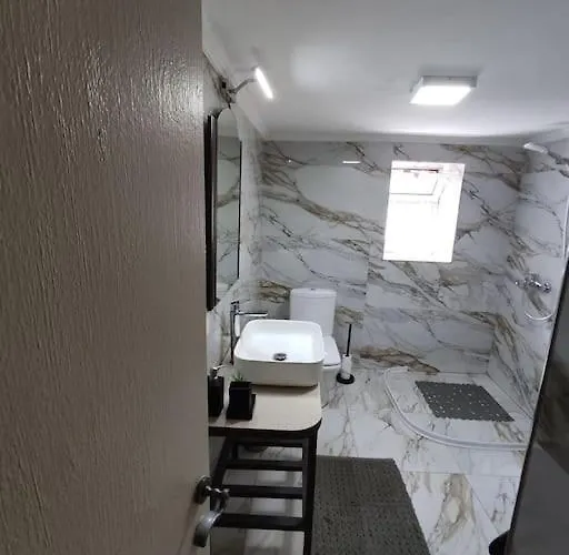 Traditional House L&a * Korcza