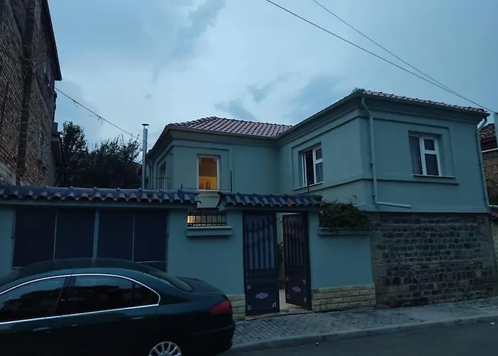Traditional House L&a Korcza